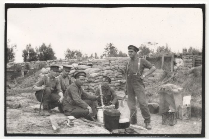 Photograph of soliders cooking near the trenches (NRO 06038/29)